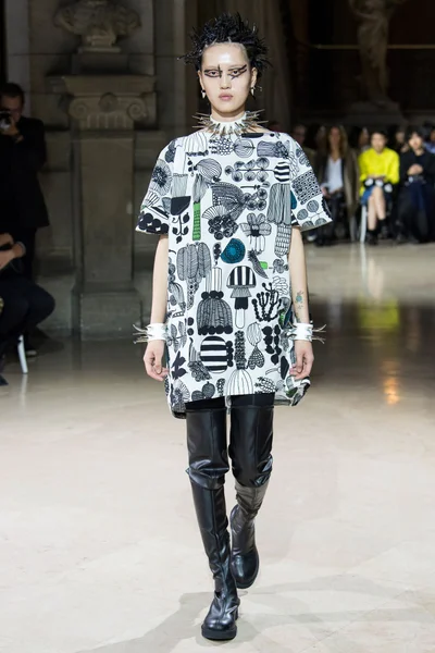Look 8